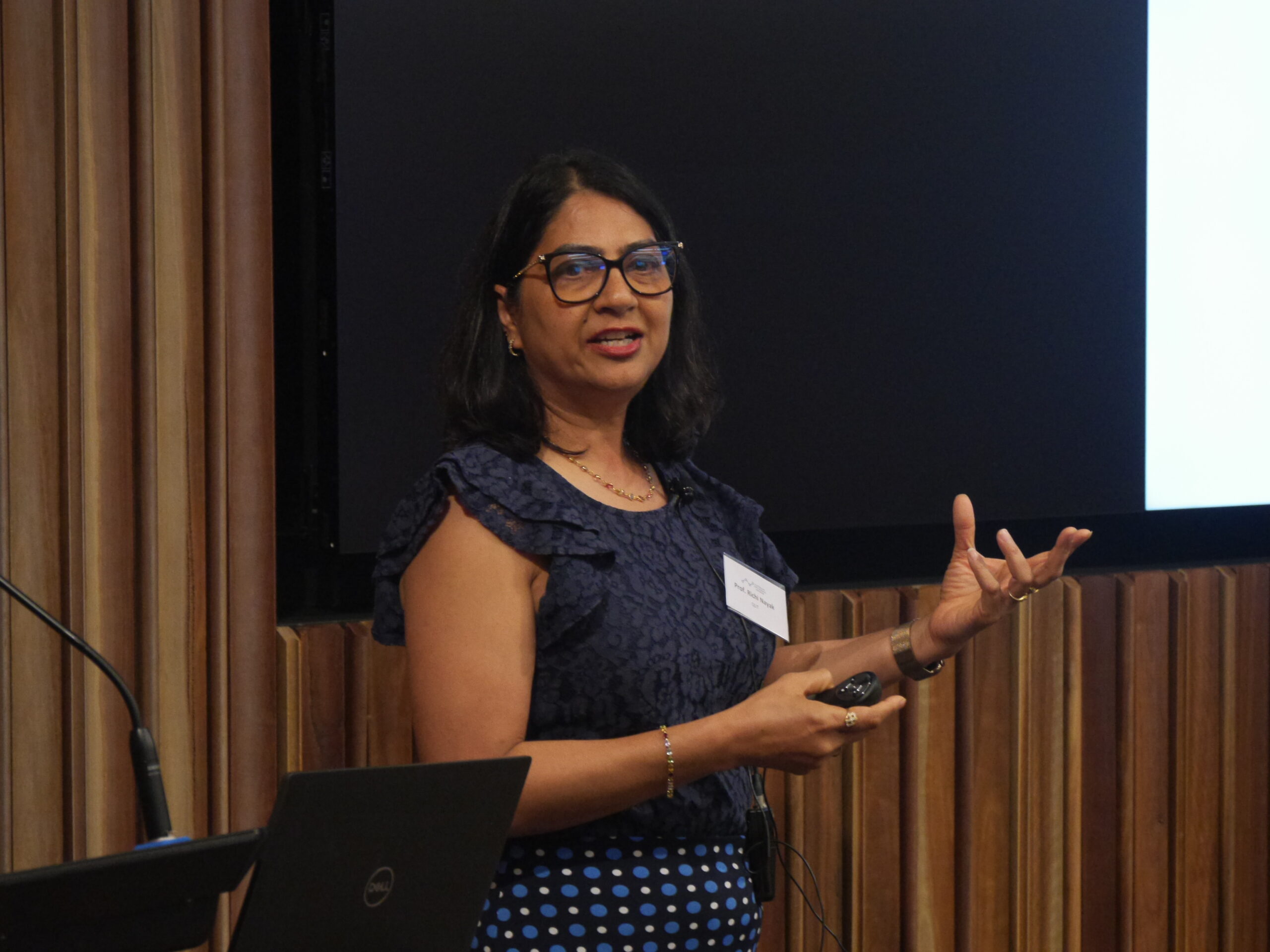 Prof Richi Nayak, QUT Centre for Data Science: Neural Natural Language Processing Methods with added Context